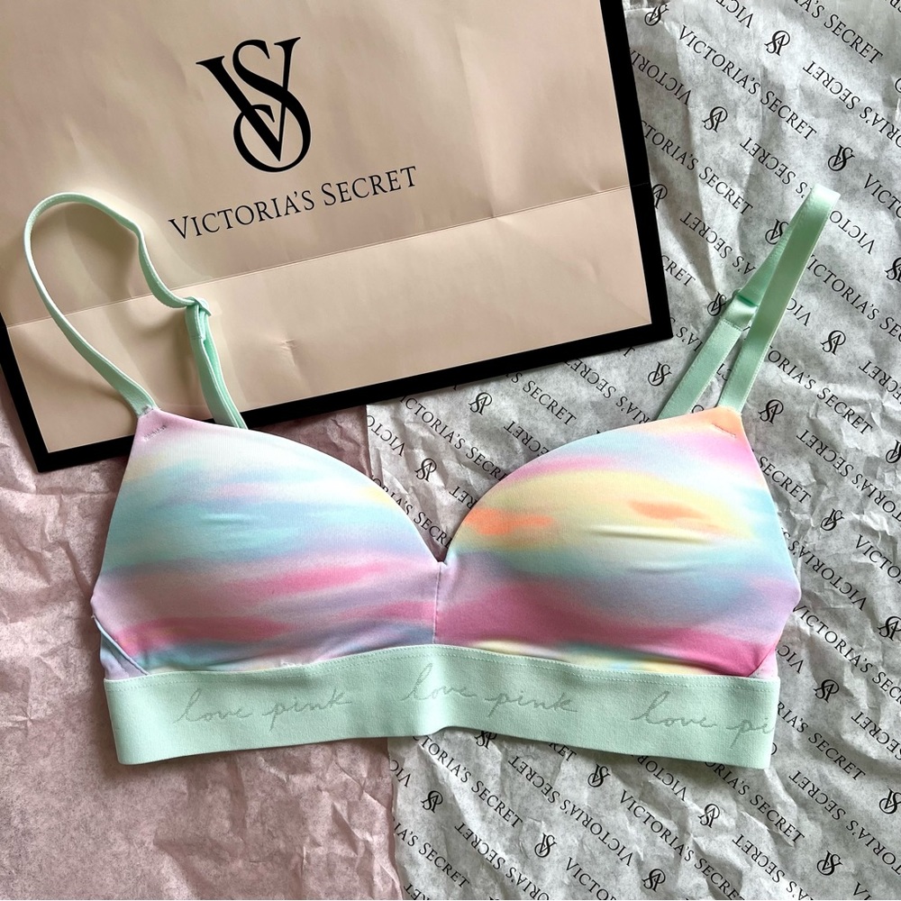 PINK / VICTORIA SECRET NEW WEAR EVERYWHERE WIRELESS PUSH-UP BRA 32A/A70